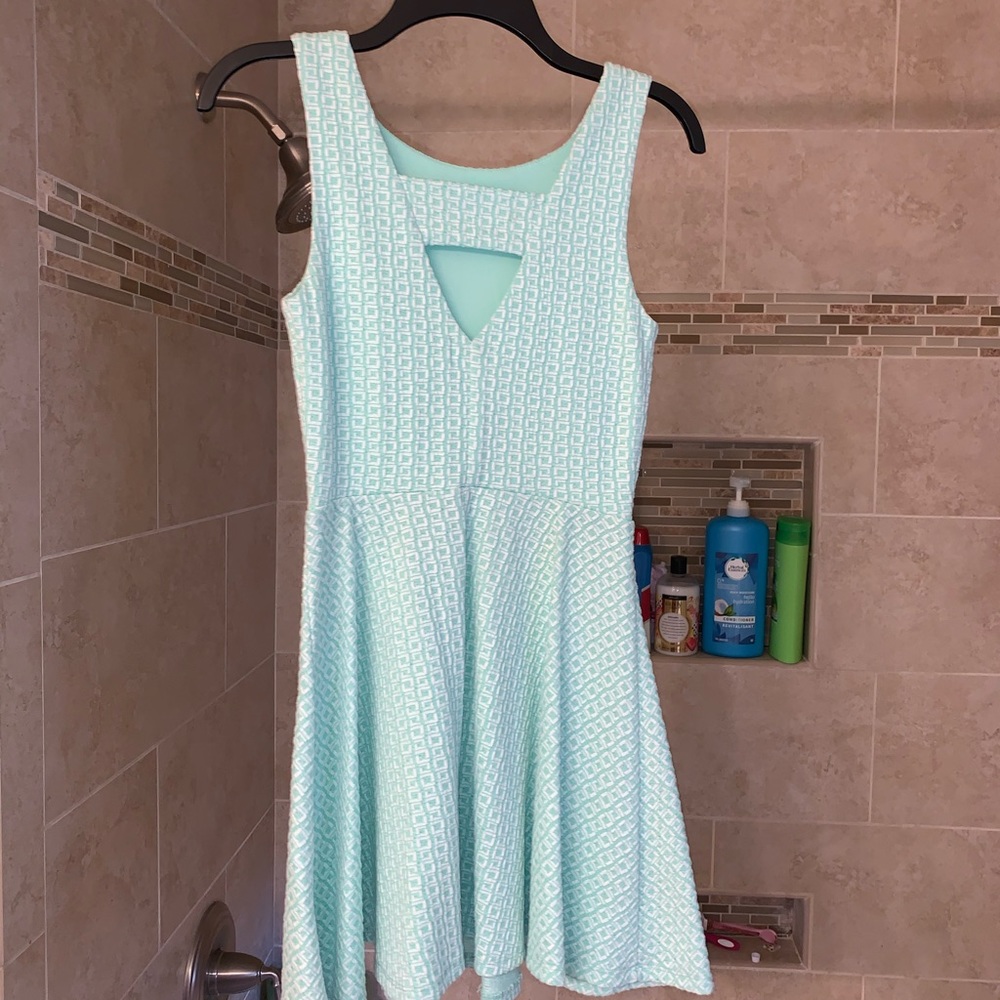 Beautiful dress perfect for any occasion